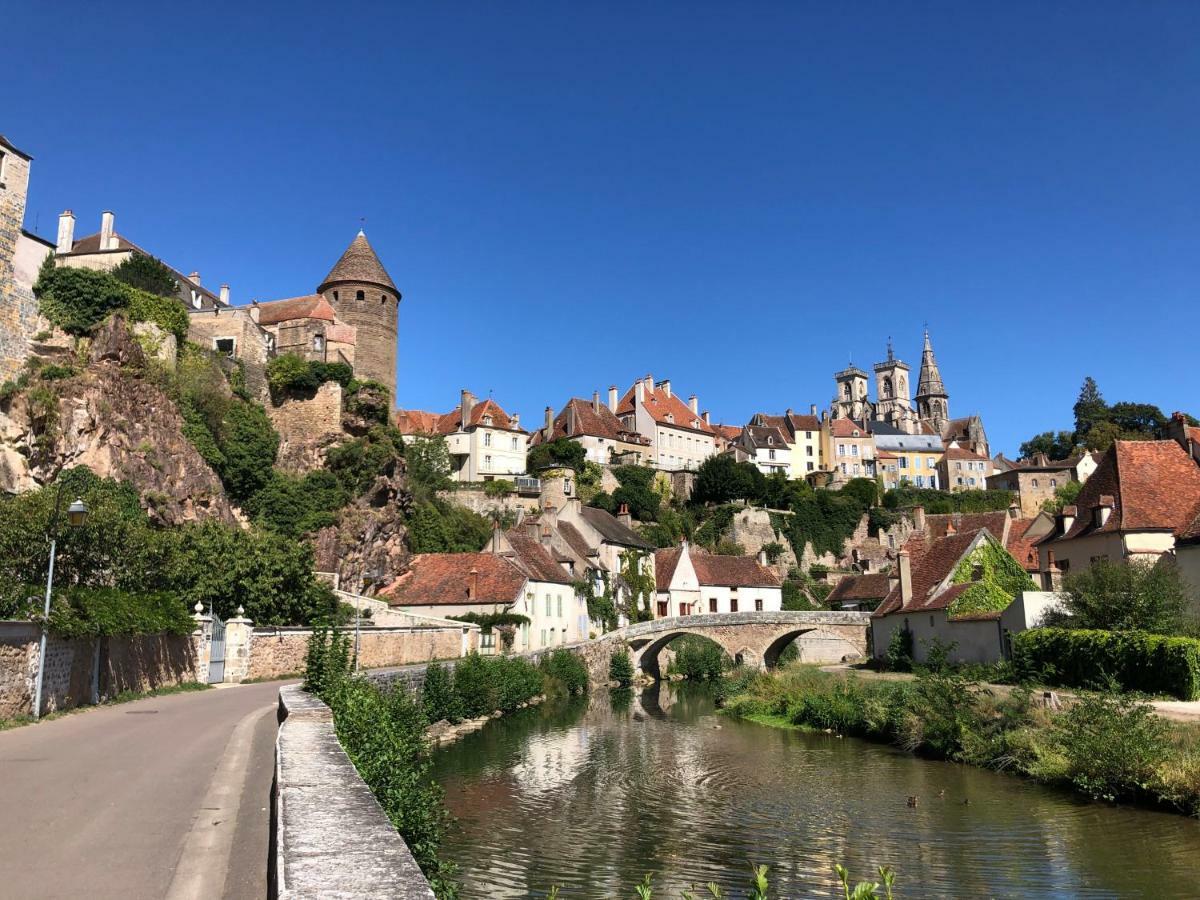 Batisse Du Pont Pinard Et Son Granit Rose * Semur-en-Auxois